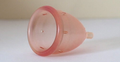 안전하고 건강한 생리컵 - 탐폰의 대체재