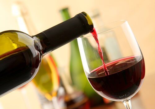 레드 와인을 마시는 것이 좋은 이유 8가지