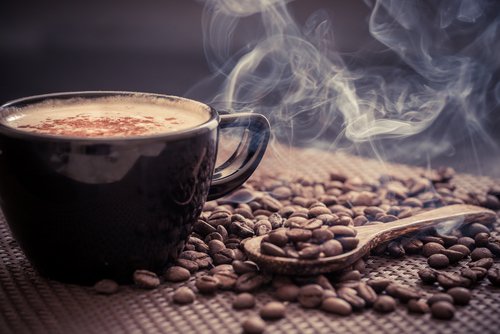 첫 커피를 마시기에 가장 좋은 시간을 밝혀낸 연구