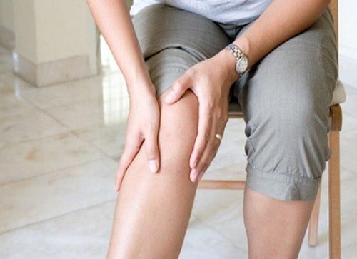 음식으로 무릎 통증을 감소시키는 10가지 팁