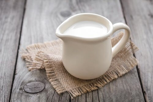 불면증을 물리치는 음식 우유