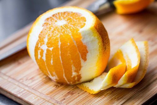 우리가 몰랐던 오렌지 껍질의 8가지 약용 특성
