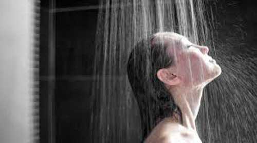 샤워할 때 저지르기 쉬운 8가지 실수