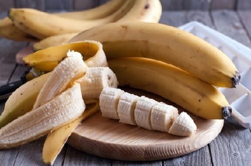 바나나를 먹는 6가지 독특한 방법