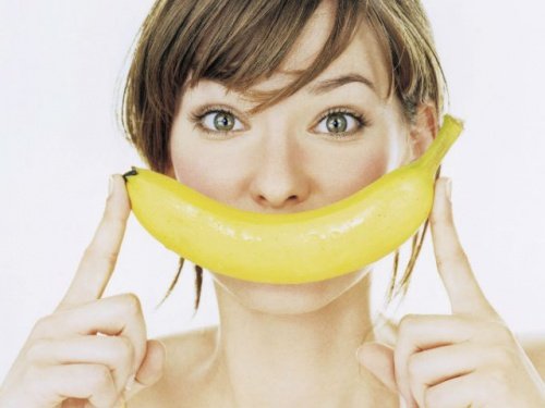 치아 미백에 도움이 되는 천연 재료 바나나