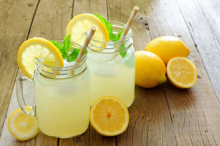 쉽게 체중을 감량할 수 있도록 도움을 주는 6가지 과일  레몬