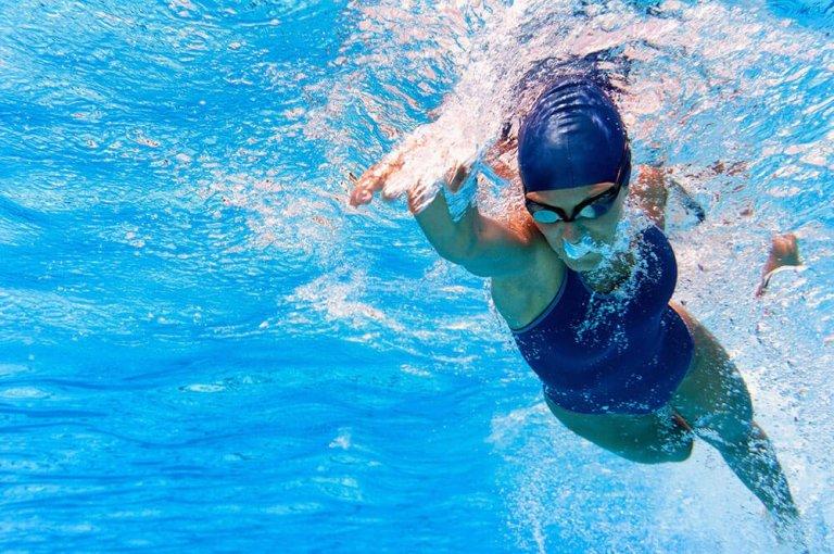 심장 기능에 도움이 되는 4가지 운동 수영