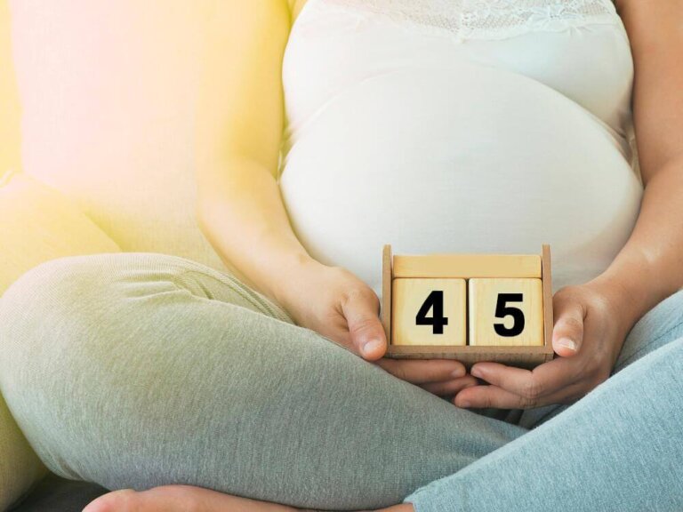 45세에도 자연 임신이 가능할까?