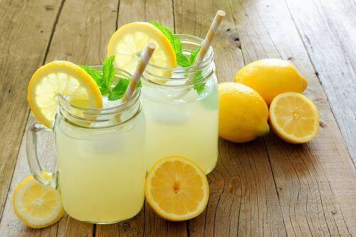 레몬 아마씨 물이 체중 감량에 도움이 될까? 