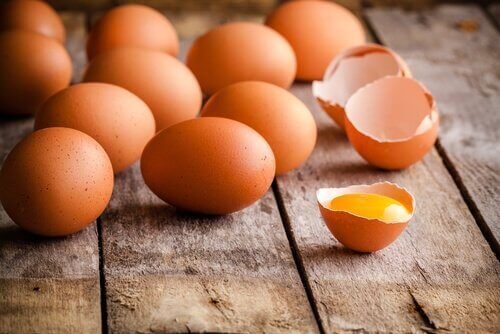 달걀 껍질을 이용해 집안에 좋은 기운을 불러 들일 수 있다.