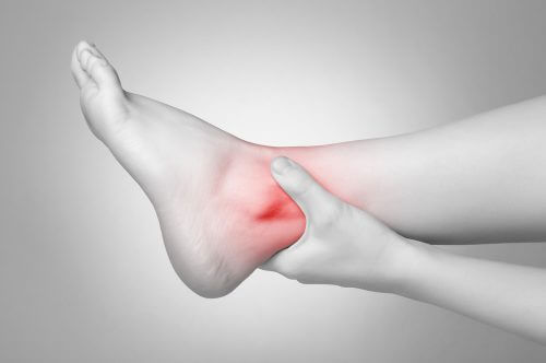 발목 염좌 통증을 완화하는 5가지 요법