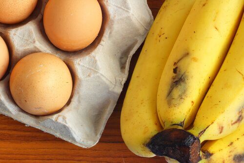 바나나 빵을 만드는 건강한 레시피