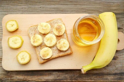 맛있는 꿀 시나몬 바나나 브레드 레시피