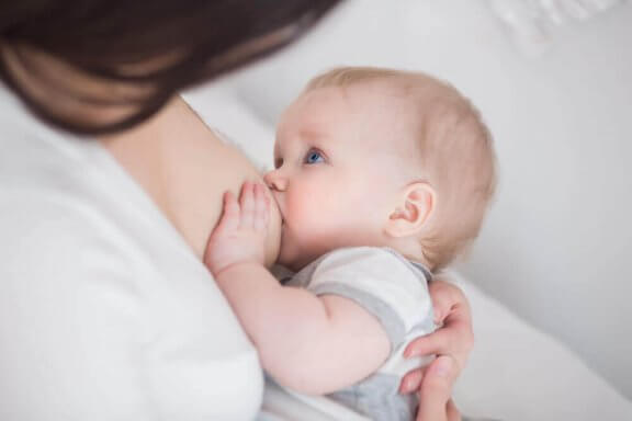유아 황달의 증상과 치료