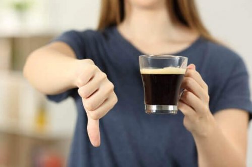 커피를 지나치게 많이 마시지 않기 위한 5가지 요령