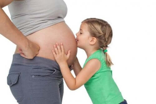 두 번째 임신 중 모유 수유