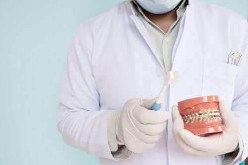 교정 치료 중 치아 위생을 유지하는 비결 7가지