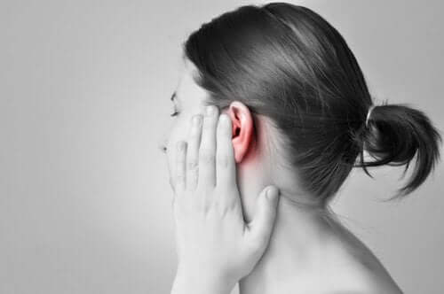 귀 감염의 고통과 부작용
