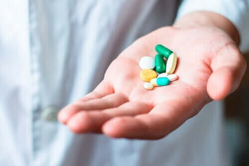 암로디핀 : 주의사항 및 부작용 