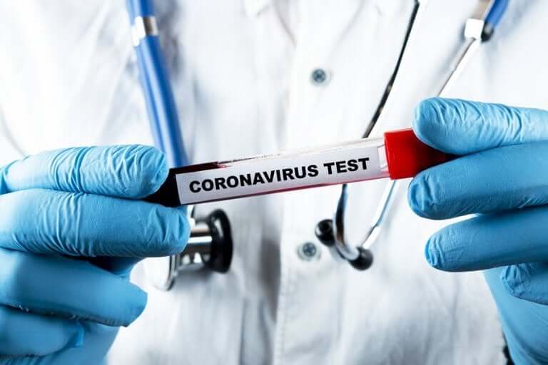 코로나바이러스 재감염, 또는 실패한 테스트?