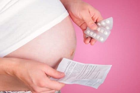 임신 중 항생제 복용은 위험할 수 있다