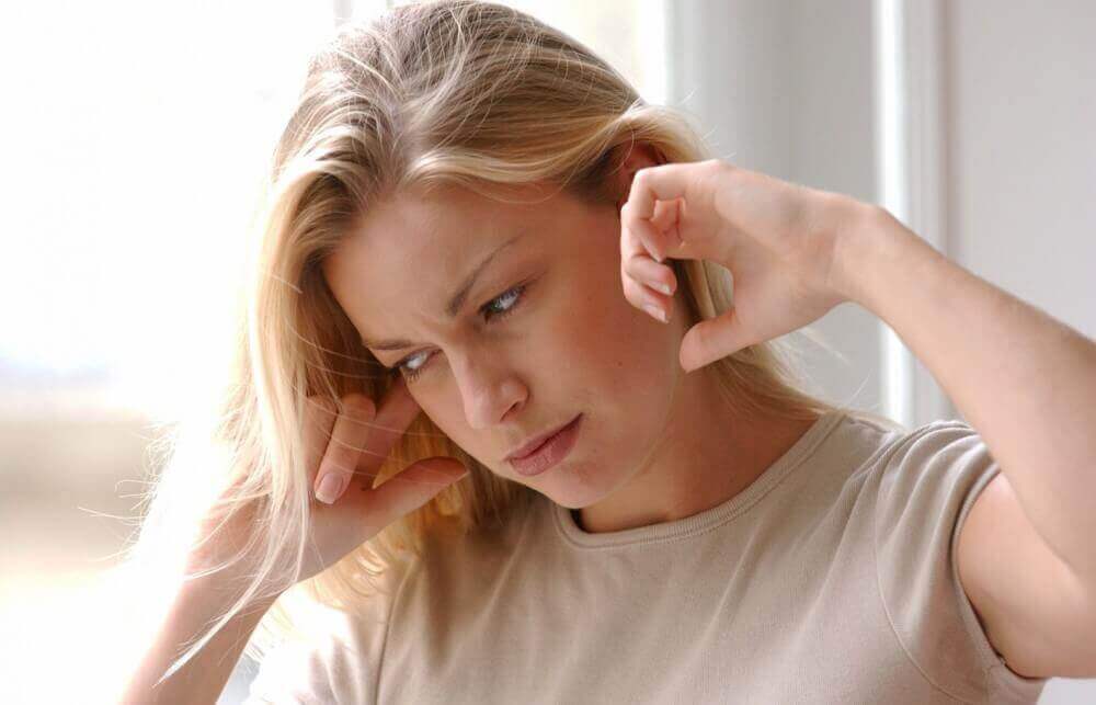 귀 통증을 일으키는 증상