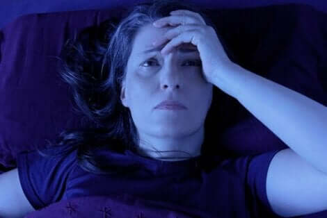 수면 무력증: 좋지 않은 기분으로 잠에서 깨는 이유