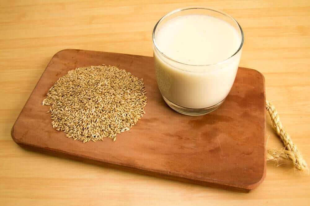 우유를 대체하는 식물성 우유