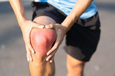 무릎 염좌의 원인, 증상 및 권고 사항