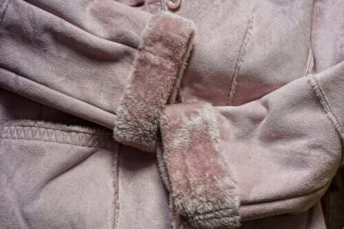 가죽 재킷을 세탁하는 방법 5가지