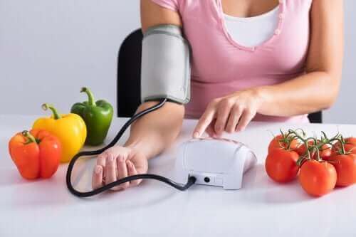 혈압 문제가 있는 경우 피해야 할 6가지 식품