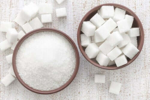 백설탕, 흑설탕, 무스코바도 설탕의 유사점과 차이점