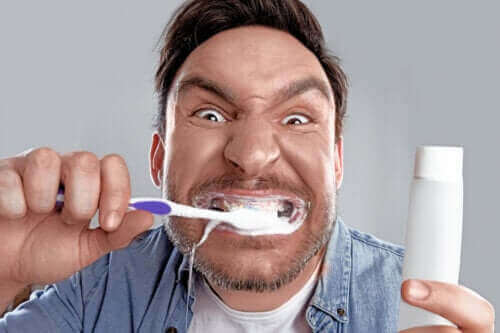 하얀 치아에 대한 강박, 치아 미백 집착증