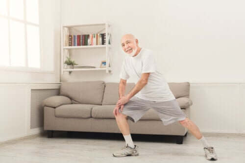 70대 이상 노인들이 집에서 할 수 있는 운동