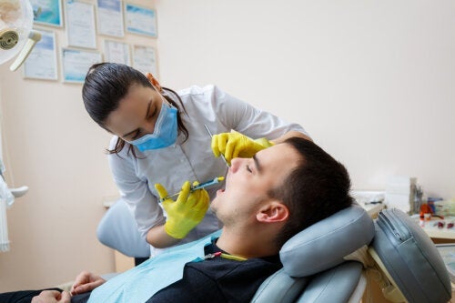 치과에서의 국소 마취 이점과 위험 알아보기