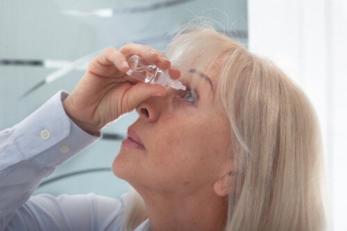 안구 건조증을 위한 인공 눈물 사용법